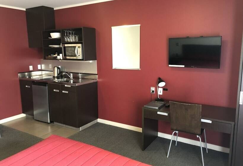 管理人员工作室, Arena Lodge