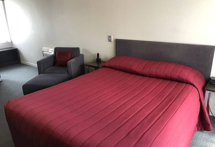 管理人员工作室, Arena Lodge