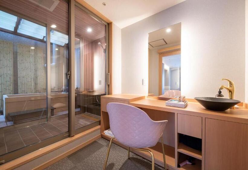 Полулюкс, Isago Kobe