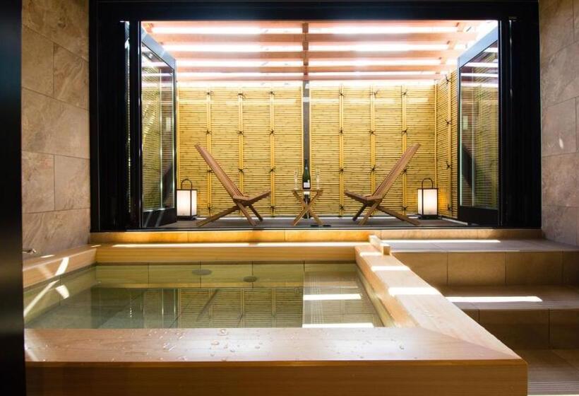 자쿠지 스위트, Isago Kobe