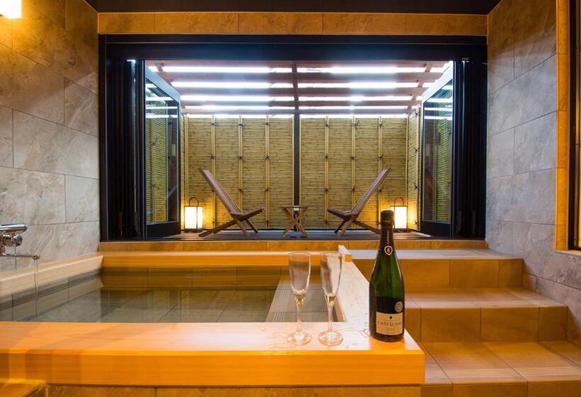 Люкс с гидромассажем, Isago Kobe