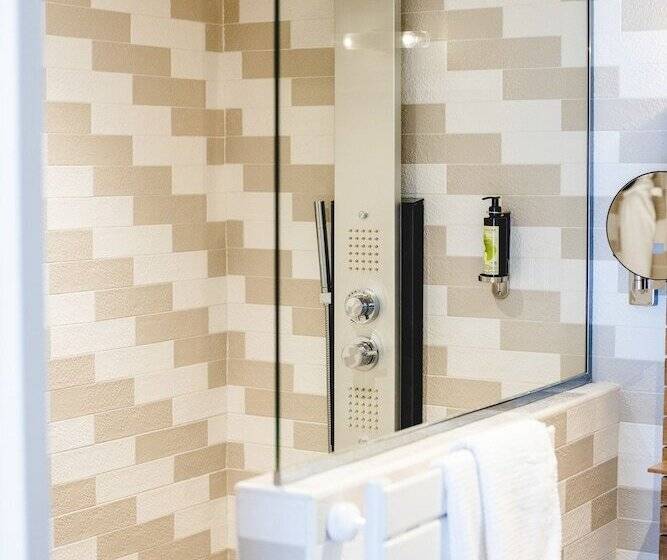 غرفة كلاسيكية, Le Petit Palais D'aglae