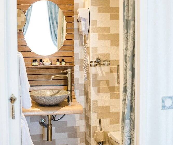 غرفة كلاسيكية, Le Petit Palais D'aglae