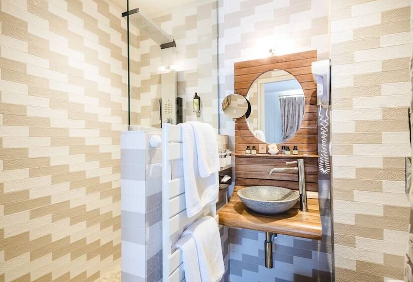 غرفة كلاسيكية, Le Petit Palais D'aglae