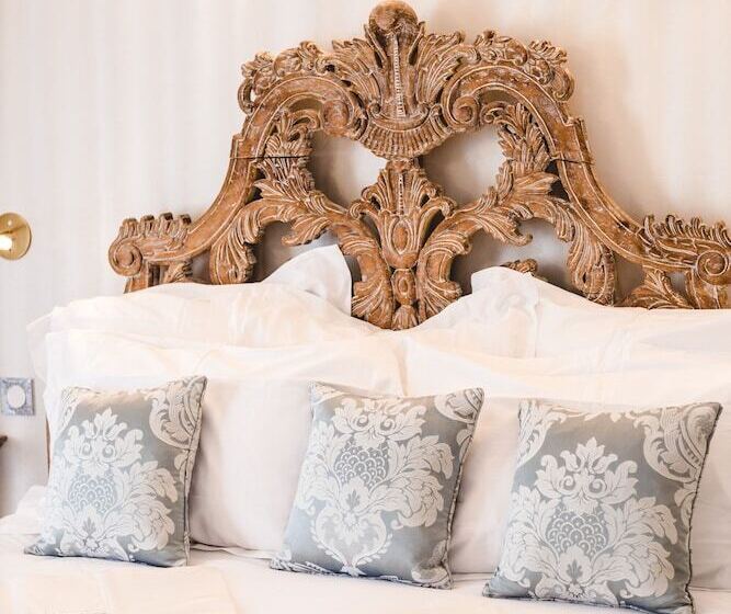 غرفة كلاسيكية, Le Petit Palais D'aglae