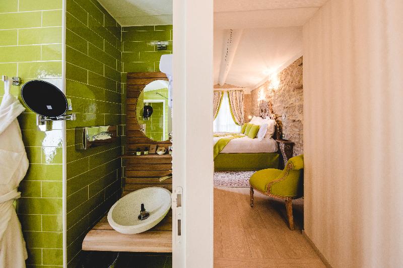 غرفة قياسية, Le Petit Palais D'aglae