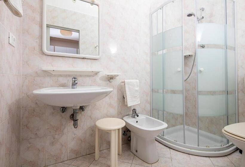 Comfort room with balcony, Marco Polo