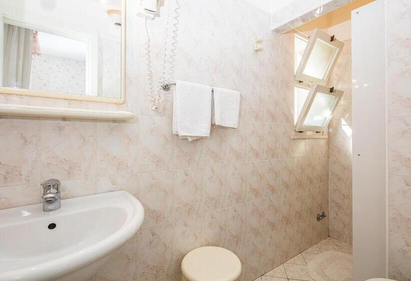 Comfort room with balcony, Marco Polo