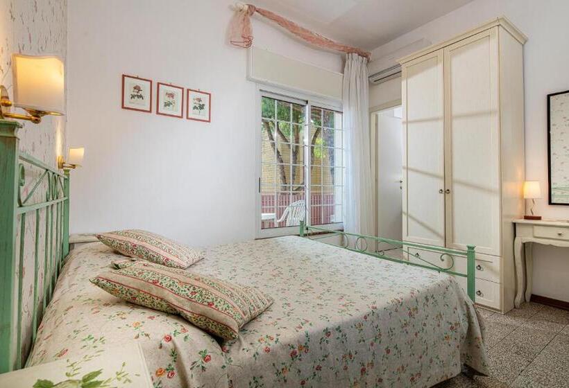Comfort room with balcony, Marco Polo