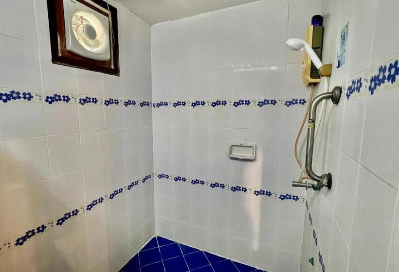 标准间, Nan Thara Place