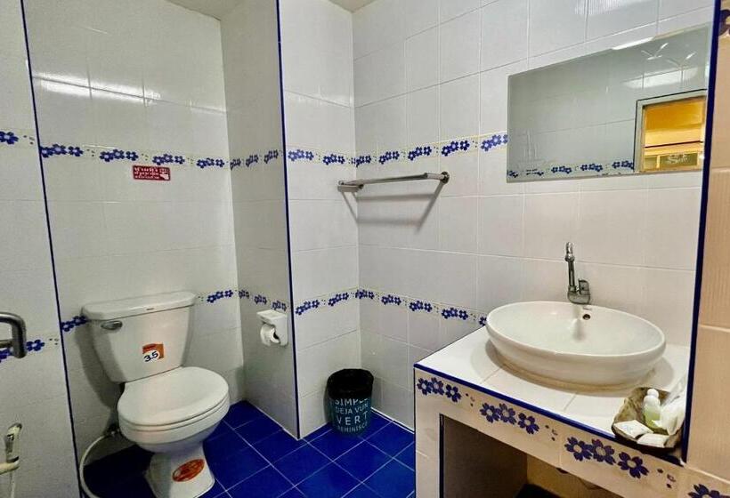 标准间, Nan Thara Place