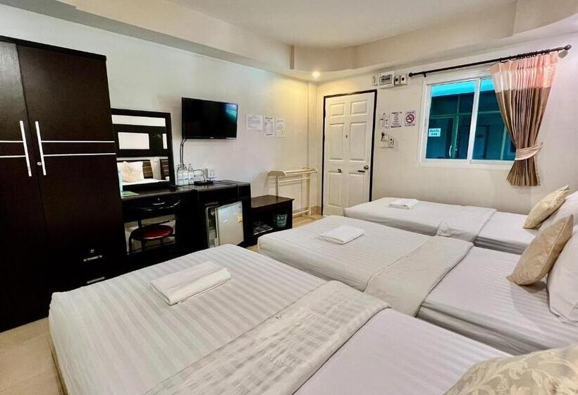 标准三人间, Nan Thara Place