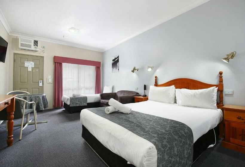 اتاق استاندارد, New England Motor Inn