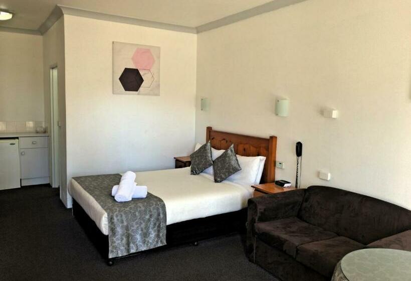 اتاق استاندارد, New England Motor Inn