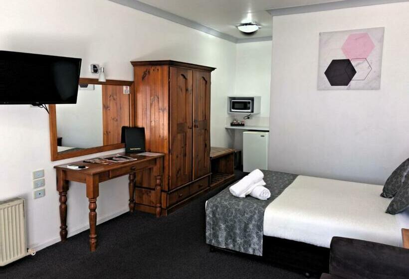 اتاق استاندارد, New England Motor Inn