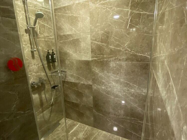 キングサイズベッドのスイートルーム, Ramada By Wyndham Sakarya