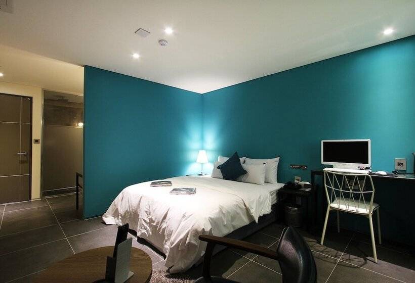 Cameră Standard, Sr Design