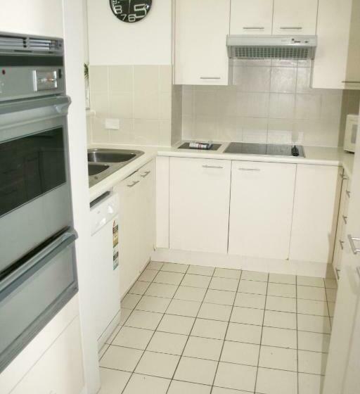 آپارتمان لوکس 2 خوابه, The Bay Apartments Coolangatta