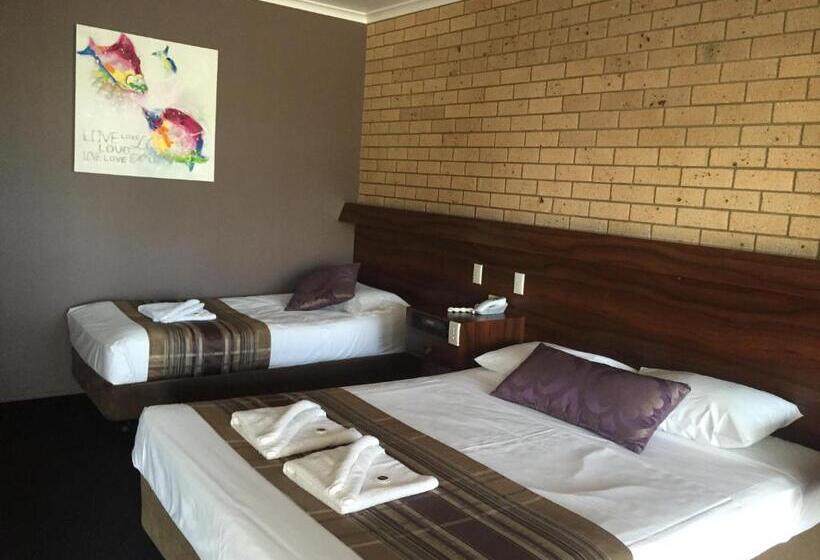 标准间, Sarina Motor Inn