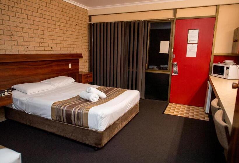 标准间, Sarina Motor Inn