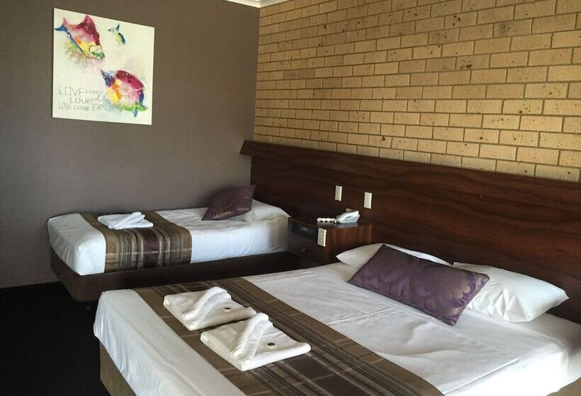 标准间, Sarina Motor Inn