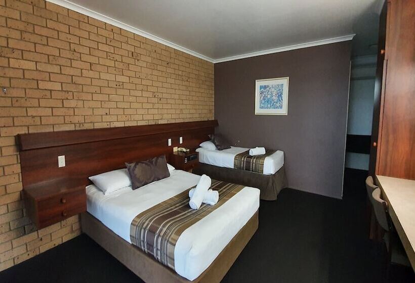 标准间, Sarina Motor Inn