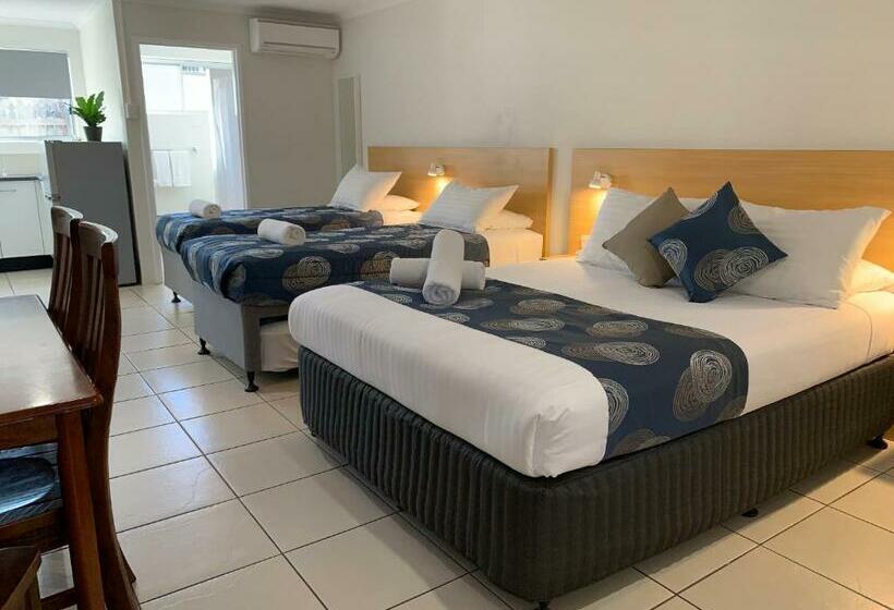 Семейный Номер, Tin Can Bay Motel