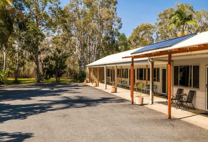 Семейный Номер, Tin Can Bay Motel