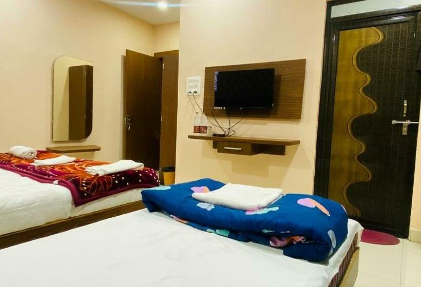 חדר דלוקס לשלושה עם נו לים, Annpurna Residency