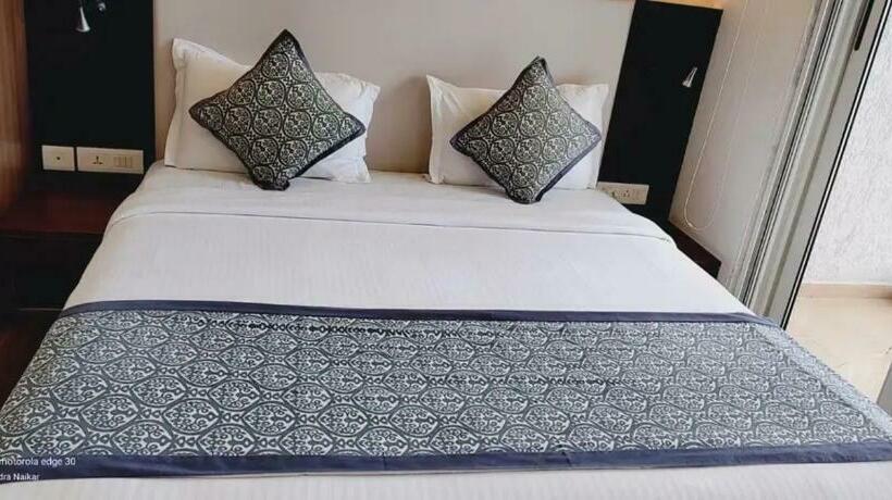 חדר דלוקס, Annpurna Residency