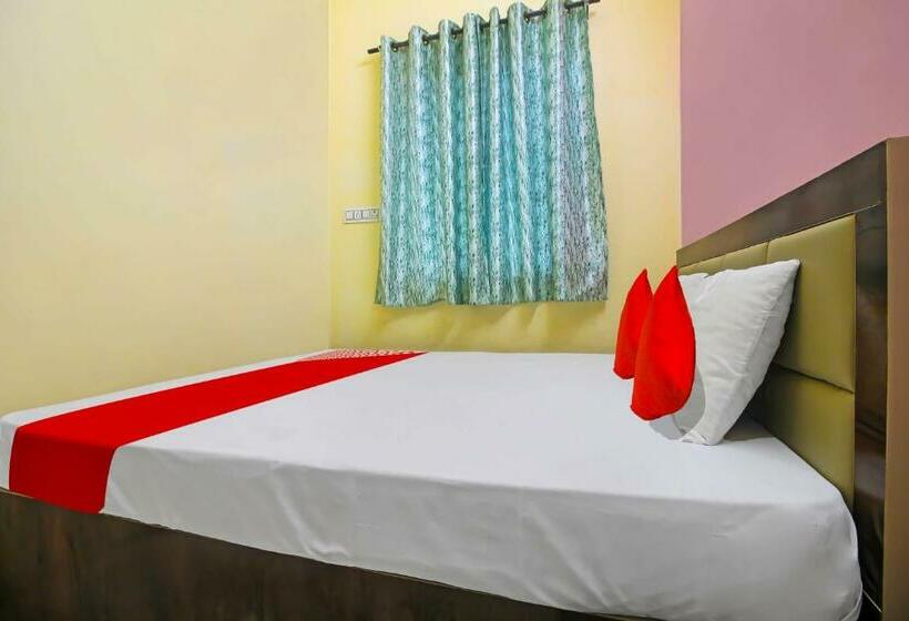 トリプルクラシックルーム, Oyo Flagship F Three