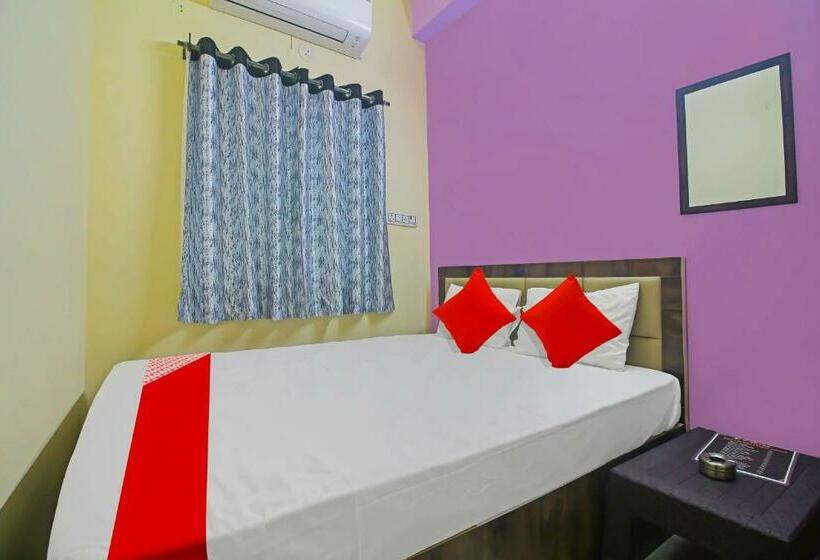 トリプルクラシックルーム, Oyo Flagship F Three