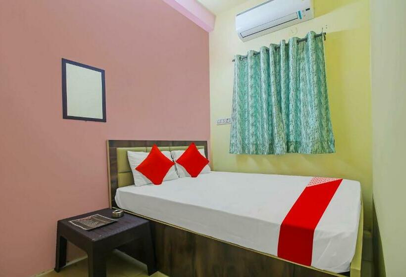 トリプルクラシックルーム, Oyo Flagship F Three