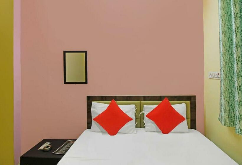 トリプルクラシックルーム, Oyo Flagship F Three