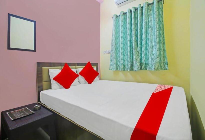 トリプルクラシックルーム, Oyo Flagship F Three