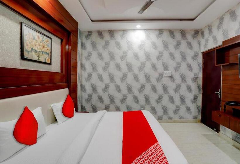 トリプルクラシックルーム, Oyo Flagship 81501 Sambhav Hotel And Restaurant