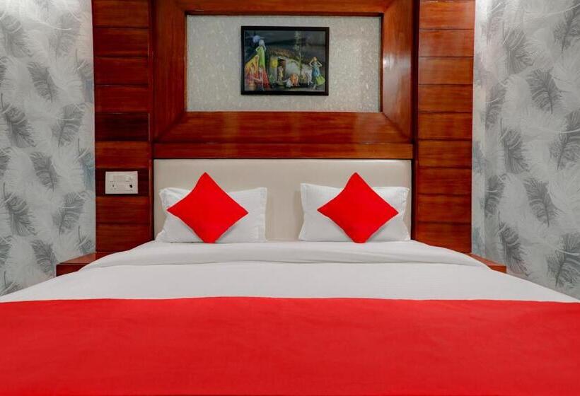 トリプルクラシックルーム, Oyo Flagship 81501 Sambhav Hotel And Restaurant