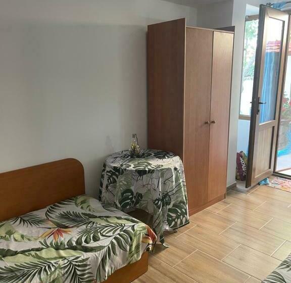 חדר אקונומי, Casa Del Mare