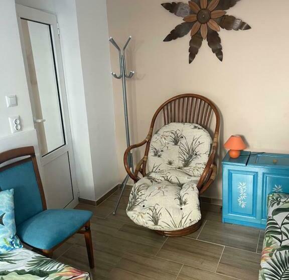 חדר אקונומי, Casa Del Mare