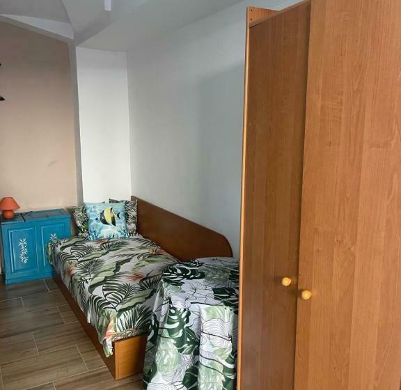 חדר אקונומי, Casa Del Mare