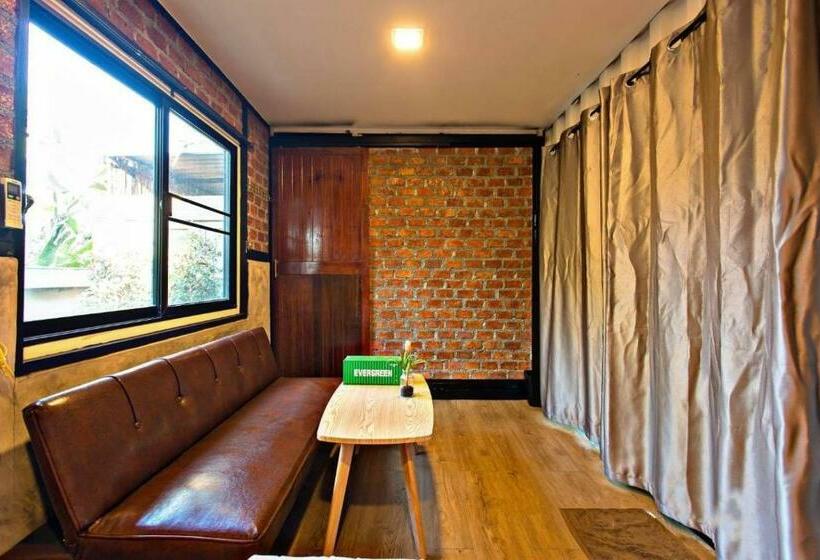 غرفة قياسية سرير كينج, 99/9 Box Resort