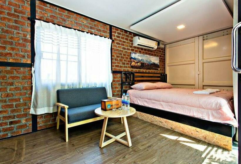 스탠다드 룸 킹사이즈 침대, 99/9 Box Resort