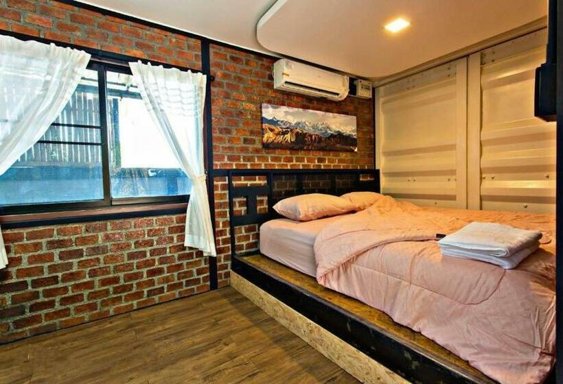 غرفة قياسية سرير كينج, 99/9 Box Resort