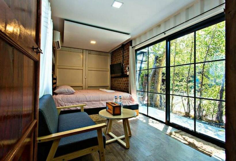 غرفة قياسية سرير كينج, 99/9 Box Resort