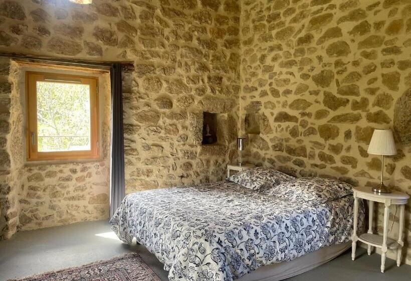 חדר סטנדרט לשלושה, La Béatitude