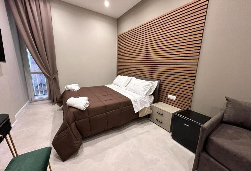 سوئیت جونیور خانوادگی, Dimora Del Plebiscito B&b