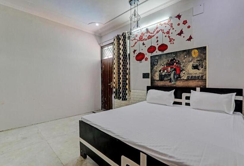 חדר קלאסי לשלושה, Golden Night