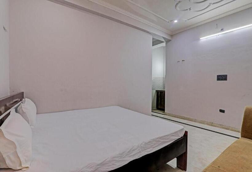 חדר דלוקס לשלושה, Golden Night