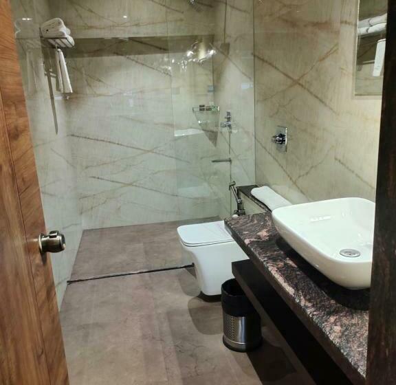 غرفة ديلوكس, Lavish Inn