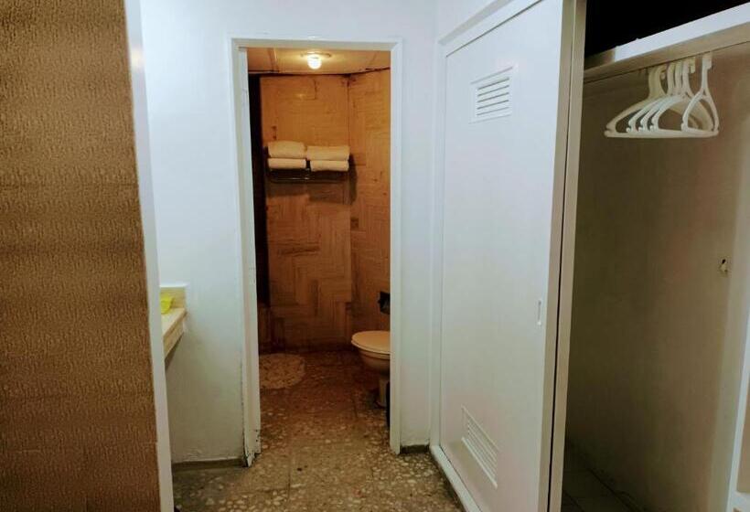 침실 1개 발코니 아파트, Torres Gemelas